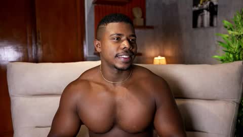 Snapshot of leonardo_jones1 chatting on October 10, 10:03 am Leandro jones online show from October 10, 10:03 am