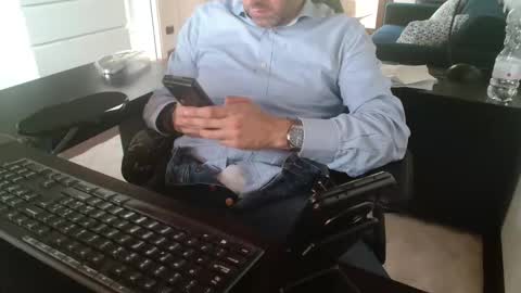 Snapshot of leone44 chatting on May 11, 7:58 am angel e sonia online show from May 11, 7:58 am