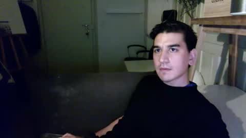 Snapshot of leonel_9 chatting on February 13, 2:51 am leonel_9 online show from February 13, 2:51 am