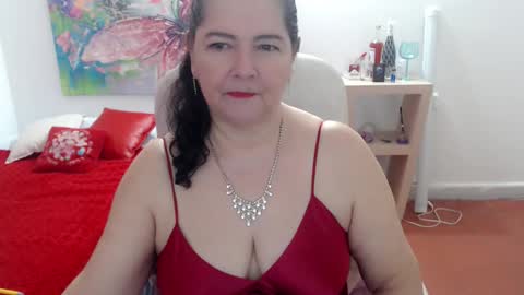 leonela   online show from February 7, 1:42 am