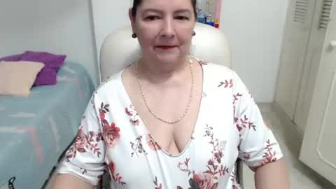 leonela   online show from July 23, 12:02 am