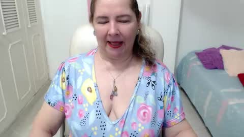 leonela   online show from July 29, 11:47 pm