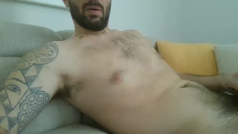 Snapshot of leoneleo chatting on April 15, 12:56 pm leoneleo online show from April 15, 12:56 pm