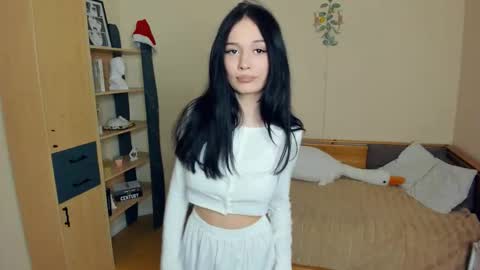 Snapshot of leonewiechec chatting on March 17, 7:06 pm Alice online show from March 17, 7:06 pm