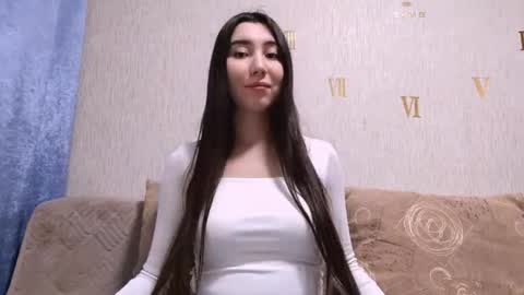 Snapshot of leonieschmith chatting on November 19, 5:13 pm Alice online show from November 19, 5:13 pm