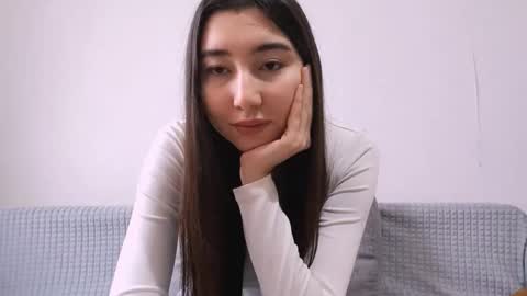 Snapshot of leonieschmith chatting on November 24, 10:15 am Alice online show from November 24, 10:15 am