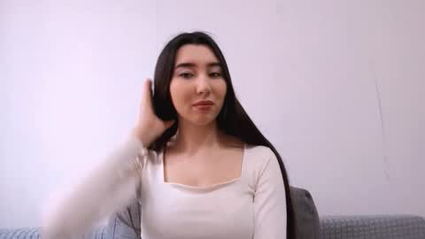 Snapshot of leonieschmith chatting on November 27, 9:11 am Alice online show from November 27, 9:11 am