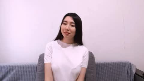 Snapshot of leonieschmith chatting on November 30, 10:08 am Alice online show from November 30, 10:08 am