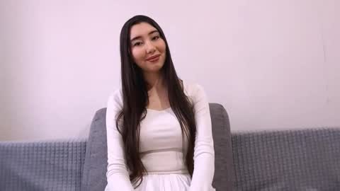 Snapshot of leonieschmith chatting on December 1, 10:09 am Alice online show from December 1, 10:09 am