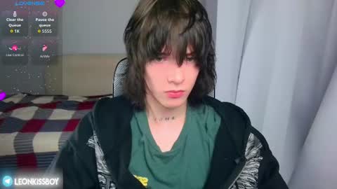 Snapshot of leonkissboy chatting on July 2, 4:35 pm leonkissboy online show from July 2, 4:35 pm