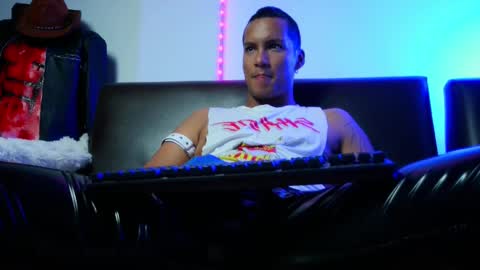 Snapshot of leonnardojaramillo chatting on December 19, 10:13 am Lenardo jaramillo online show from December 19, 10:13 am