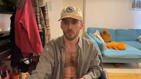 Leon online show from February 5, 12:10 pm