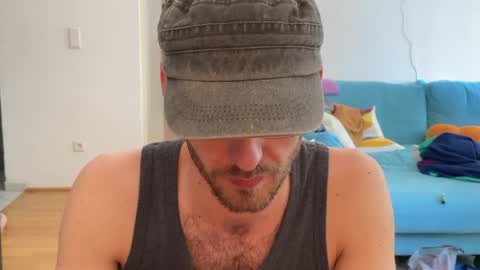Snapshot of leonvampire chatting on June 8, 10:15 am Leon online show from June 8, 10:15 am
