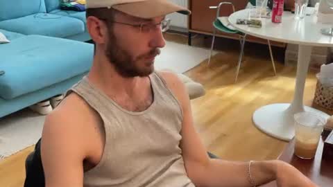 Snapshot of leonvampire chatting on July 7, 8:29 am Leon online show from July 7, 8:29 am