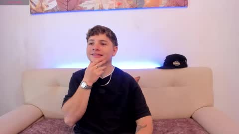 Leo  online show from October 14, 9:15 pm