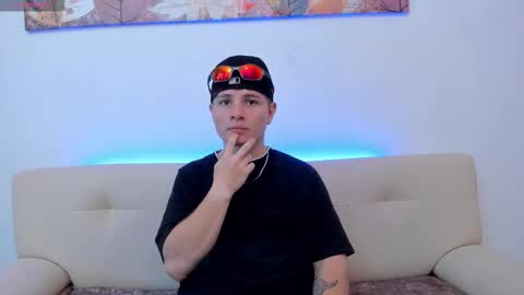 Leo  online show from October 23, 8:18 pm