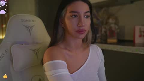 Leora online show from January 11, 5:07 pm