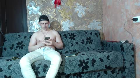leoroman online show from December 5, 2:11 pm