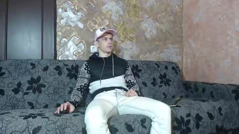 leoroman online show from October 25, 9:06 am