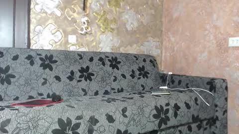 leoroman online show from December 3, 9:07 am