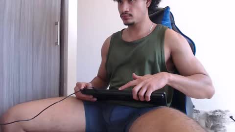 Snapshot of leostorm25 chatting on February 4, 9:31 pm leostorm25 online show from February 4, 9:31 pm