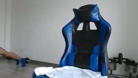 leostorm25 online show from March 25, 8:26 pm