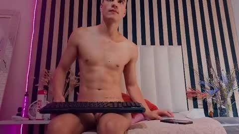 leotease online show from May 15, 10:50 pm