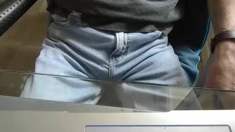 Snapshot of leoufdedingue chatting on October 16, 8:48 am CESTMOI75100 online show from October 16, 8:48 am