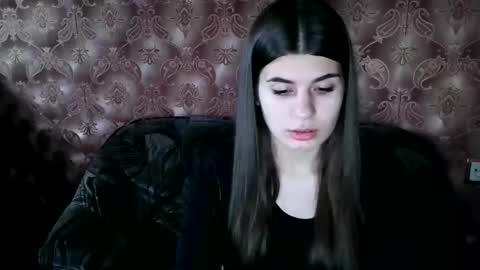 leraberry online show from June 1, 5:25 pm