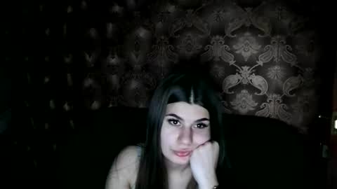 leraberry online show from June 7, 7:39 pm