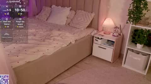 Nicole Moore online show from January 19, 3:05 pm