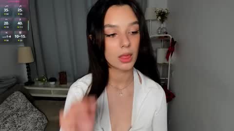 Snapshot of lesi_kiss chatting on November 4, 9:08 am Bella online show from November 4, 9:08 am