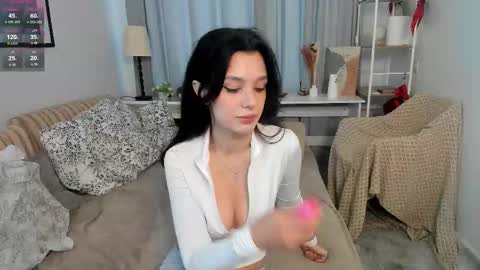 Snapshot of lesi_kiss chatting on November 8, 9:20 am Bella online show from November 8, 9:20 am