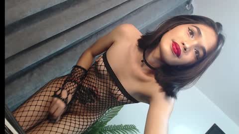 Trisha18 online show from February 6, 6:08 am