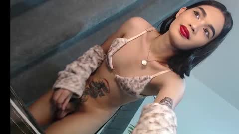 Trisha18 online show from March 6, 3:45 pm