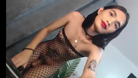 Trisha18 online show from March 9, 5:17 pm