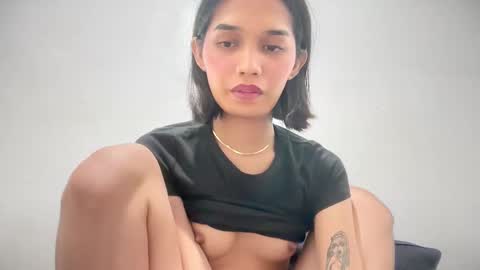 Trisha18 online show from November 30, 5:22 am