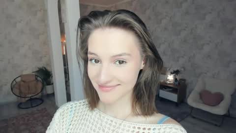 Snapshot of lesigrace chatting on June 7, 8:18 am Sanem online show from June 7, 8:18 am