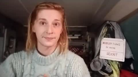Snapshot of lesleygumgrass chatting on January 20, 2:22 am LesleyGumGrass- The Boring Trans girl online show from January 20, 2:22 am