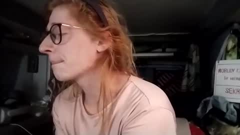 Snapshot of lesleygumgrass chatting on January 20, 10:48 pm LesleyGumGrass- The Boring Trans girl online show from January 20, 10:48 pm