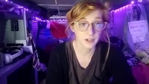 Snapshot of lesleygumgrass chatting on February 14, 1:45 am LesleyGumGrass- The Boring Trans girl online show from February 14, 1:45 am