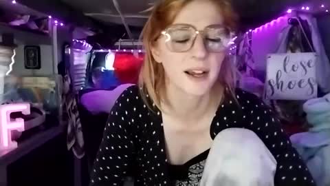 Snapshot of lesleygumgrass chatting on February 23, 7:07 pm LesleyGumGrass- The Boring Trans girl online show from February 23, 7:07 pm