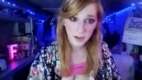 Snapshot of lesleygumgrass chatting on March 7, 7:41 am LesleyGumGrass- The Boring Trans girl online show from March 7, 7:41 am