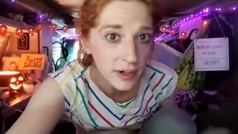 Snapshot of lesleygumgrass chatting on September 8, 5:45 pm LesleyGumGrass- The Boring Trans girl online show from September 8, 5:45 pm