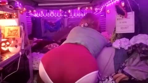 LesleyGumGrass- The Boring Trans girl online show from September 26, 5:11 am