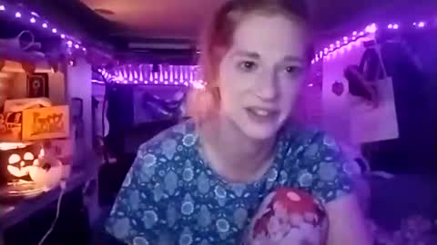 LesleyGumGrass- The Boring Trans girl online show from October 25, 7:05 am