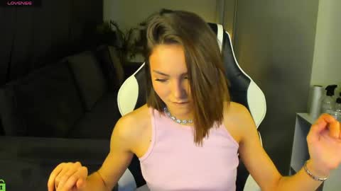 Leslie online show from April 29, 2:37 am