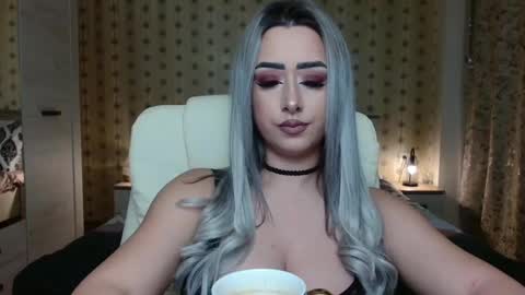 leslie_secret online show from December 7, 8:49 pm