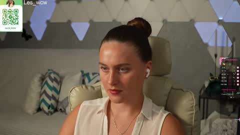 LeslieKorfs online show from September 23, 8:01 pm