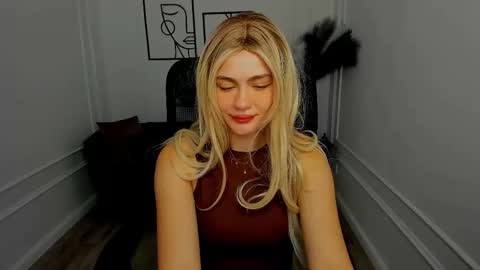 lesliemineg online show from October 2, 11:39 am